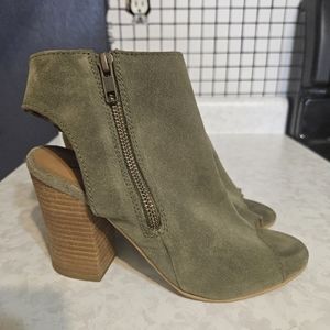 Diba True Heels Olive Leather Suede Peep Toes Slingback Stacked Heel size 6